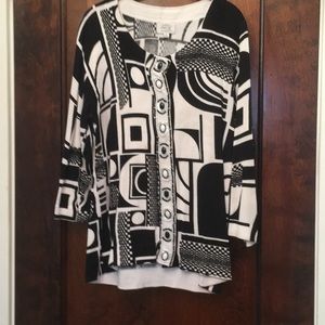 Black and white geometric print light weight top